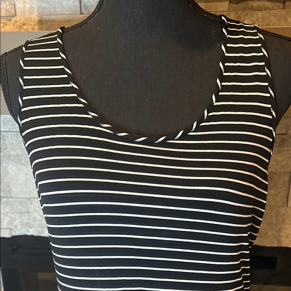 BCBGMaxAzria Black and White Striped Sleeveless Racerback Dress size Medium - Picture 2 of 10